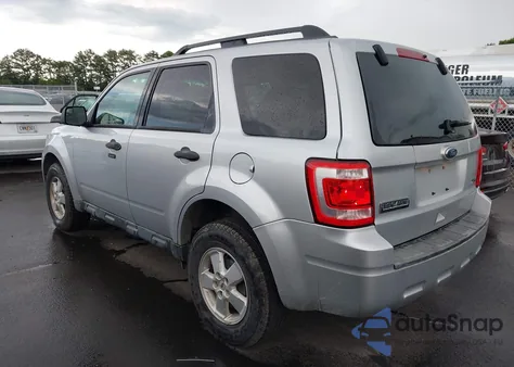 2010 Ford Escape Xlt z USA, uszkodzony, nr VIN 1FMCU0DGXAKD12434
